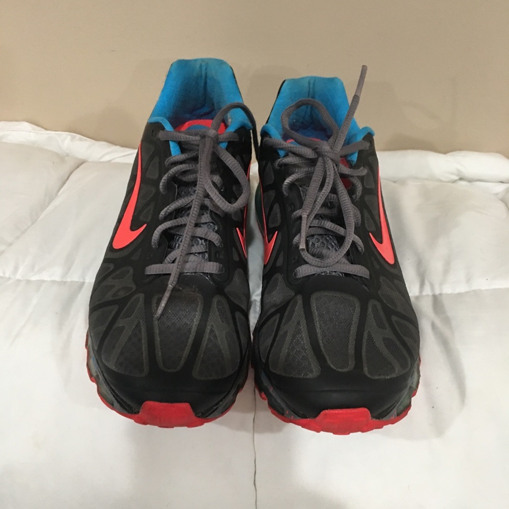 Woman NIKE Air Max 2011 Sneaker